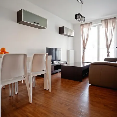 Executive Suites Postepu Apartment *