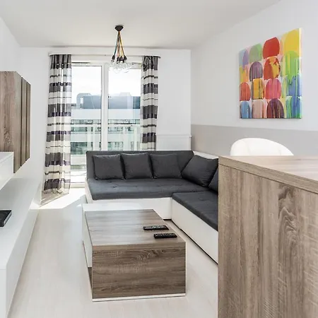 Executive Suites Postepu Apartment *
